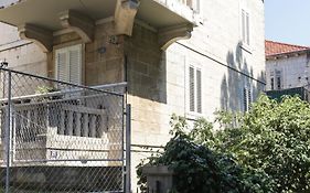 Stone House Apartment